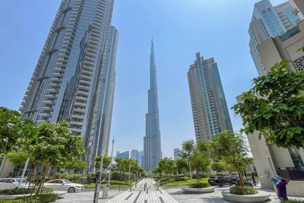 Luxury 1Br Burj Khalifa View Walk To Dubai Mal Apartment Exterior photo