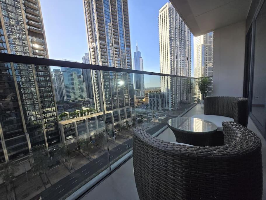 Luxury 1Br Burj Khalifa View Walk To Dubai Mal Apartment Exterior photo